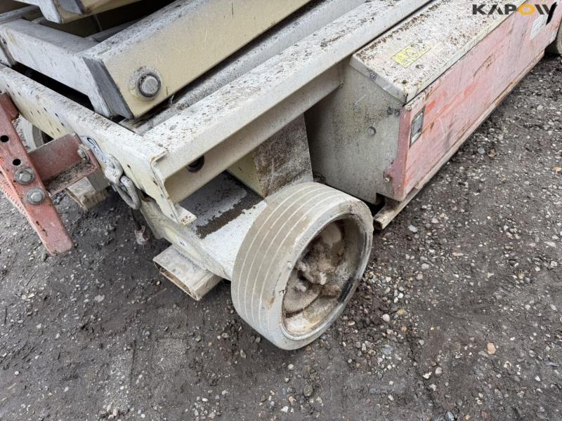 JLG 2658E3 scissor lift 15