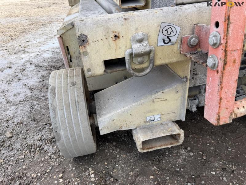 JLG 2658E3 scissor lift 18