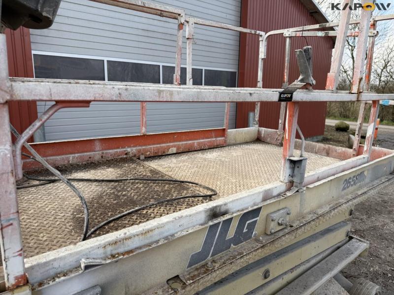 JLG 2658E3 scissor lift 22