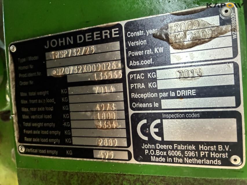John Deere 732 field sprayer 48