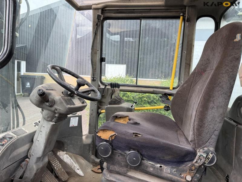 Kalmar DCD556 forklift 23