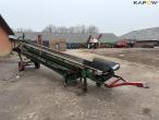 Potato planter with belt spreader 3