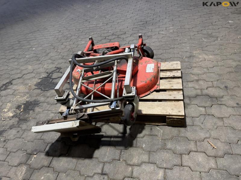 Cutting table with skid steer hitch 6