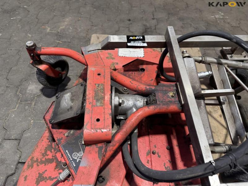 Cutting table with skid steer hitch 10