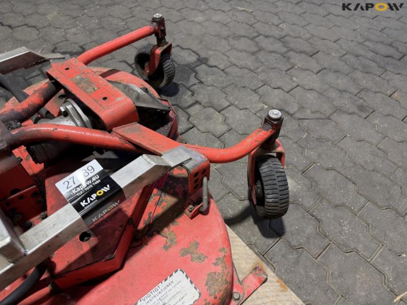 Cutting table with skid steer hitch 17