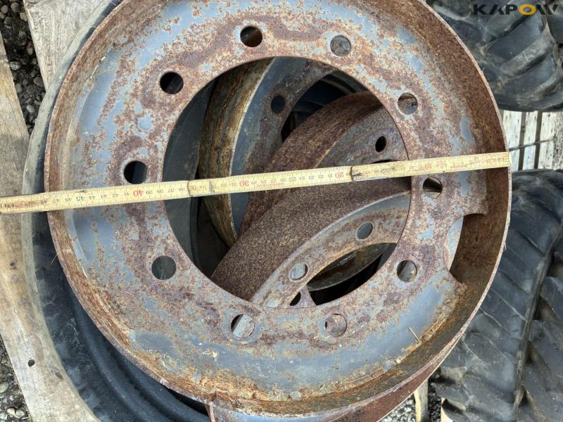Complete wheels and rims 6