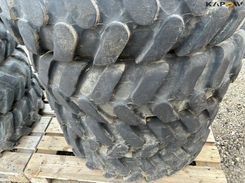 Complete wheels and rims 14