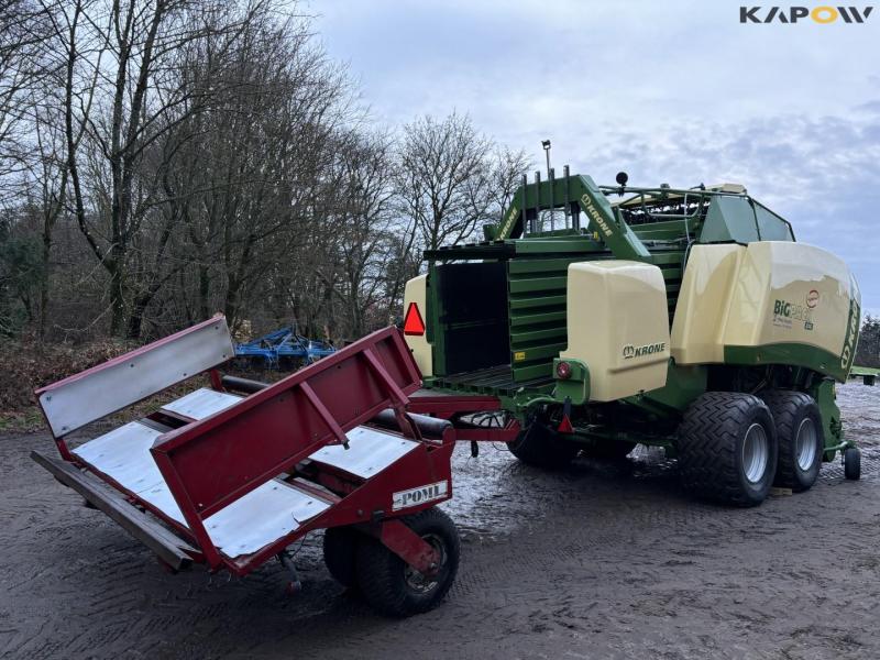Krone Big Pack 4X4 baler with bale trailer 4
