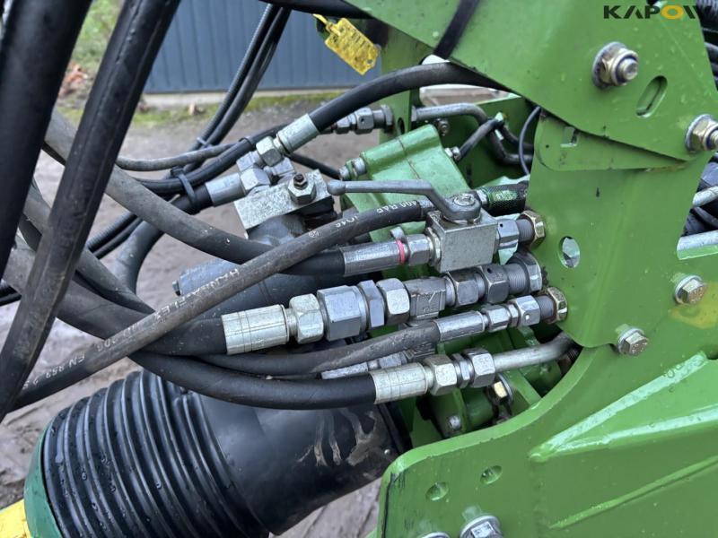 Krone Big Pack 4X4 baler with bale trailer 15