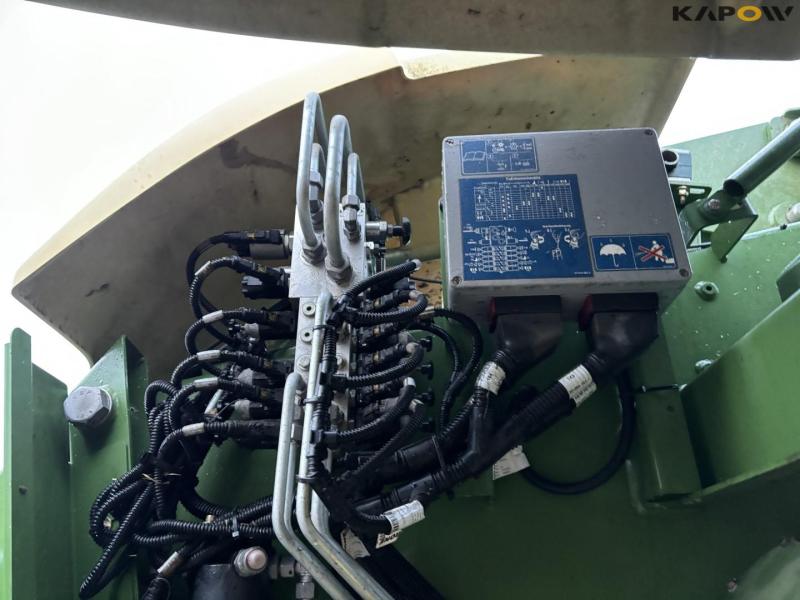 Krone Big Pack 4X4 baler with bale trailer 49