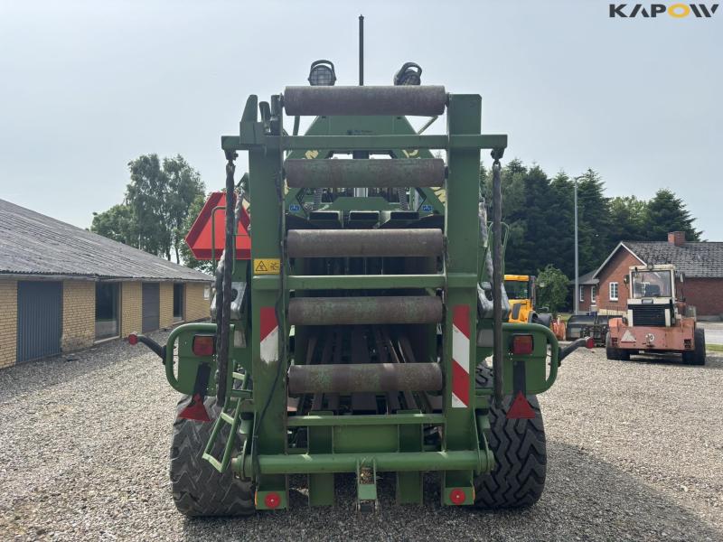 Krone BigPack 890 XC baler 6