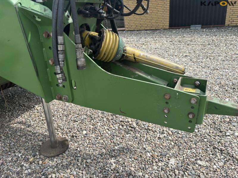 Krone BigPack 890 XC baler 13