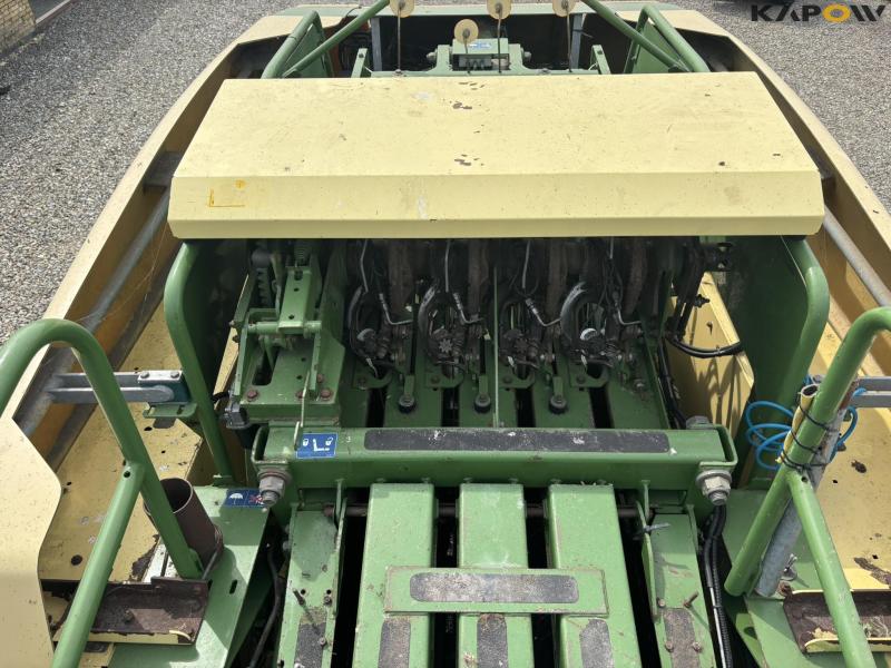 Krone BigPack 890 XC baler 89