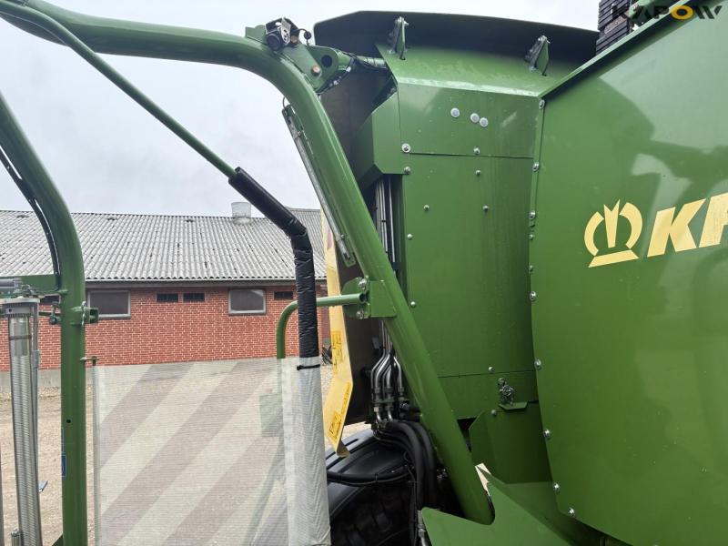 Krone Comprima CF155 XC Plus round baler 27