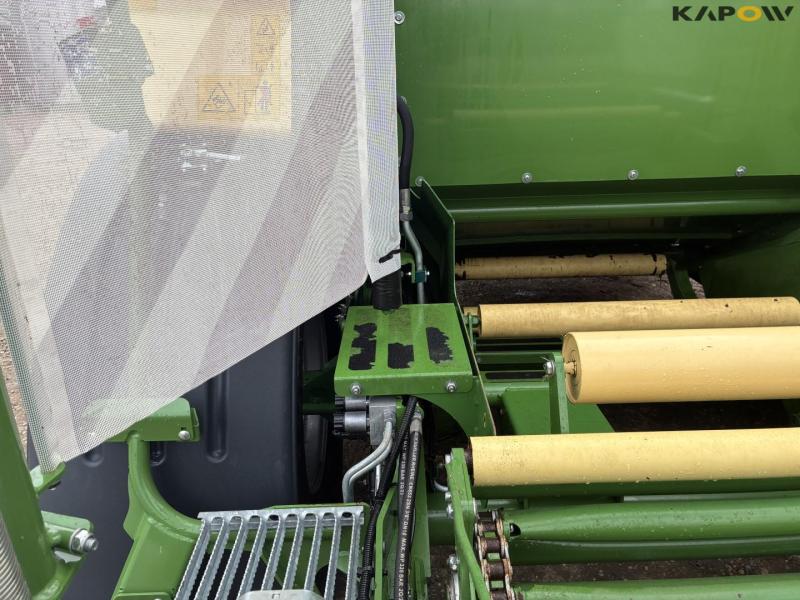 Krone Comprima CF155 XC Plus round baler 33