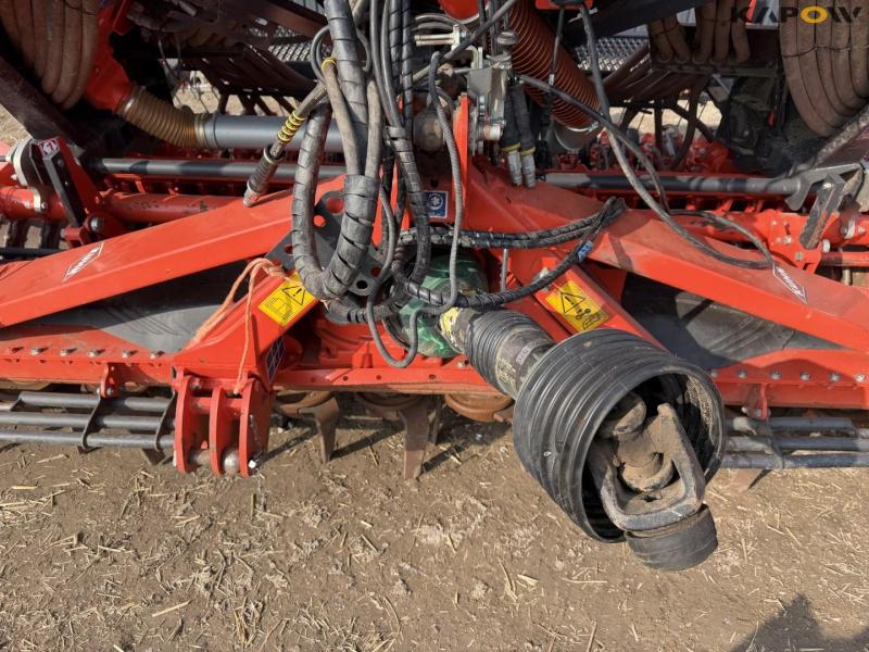 Kuhn 4030 power harrow seeding kit 25