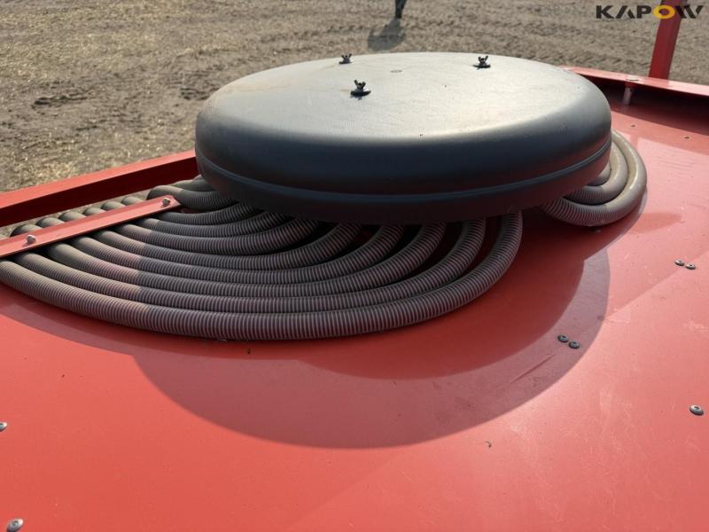 Kuhn 4030 power harrow seeding kit 52