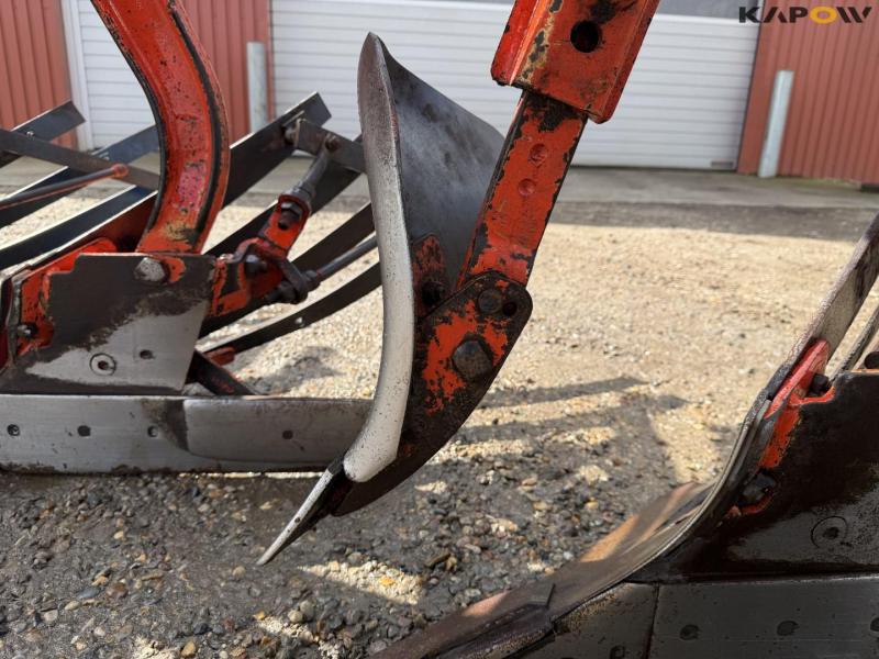 Kuhn Vari-Master 151 5 furrow plough 32