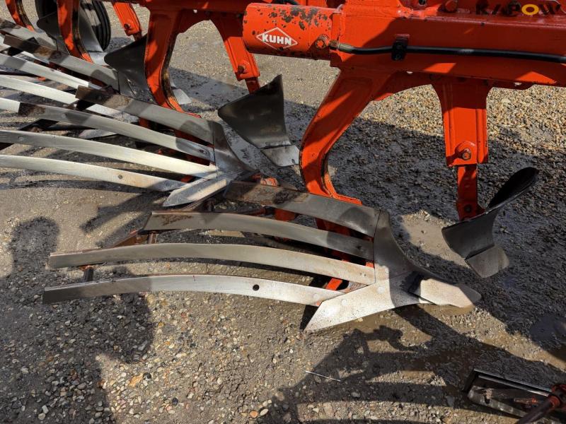 Kuhn Vari-Master 151 5 furrow plough 40