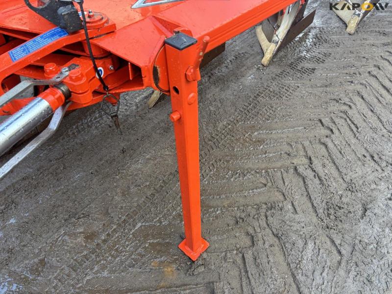 Kuhn Vari-Master 183 6-furrow plough 43