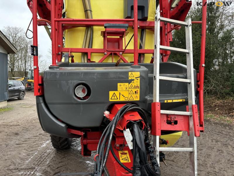 Kverneland IXtrack C60 sprayer 11
