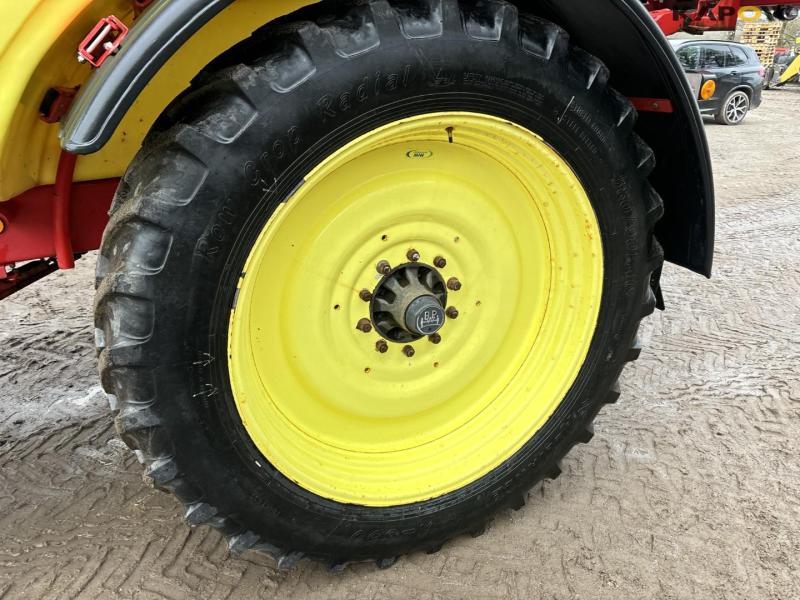 Kverneland IXtrack C60 sprayer 63