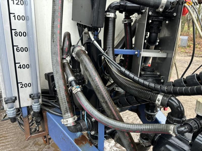 Sprayer Uni-Flyg 7000 24meter sprayer 12