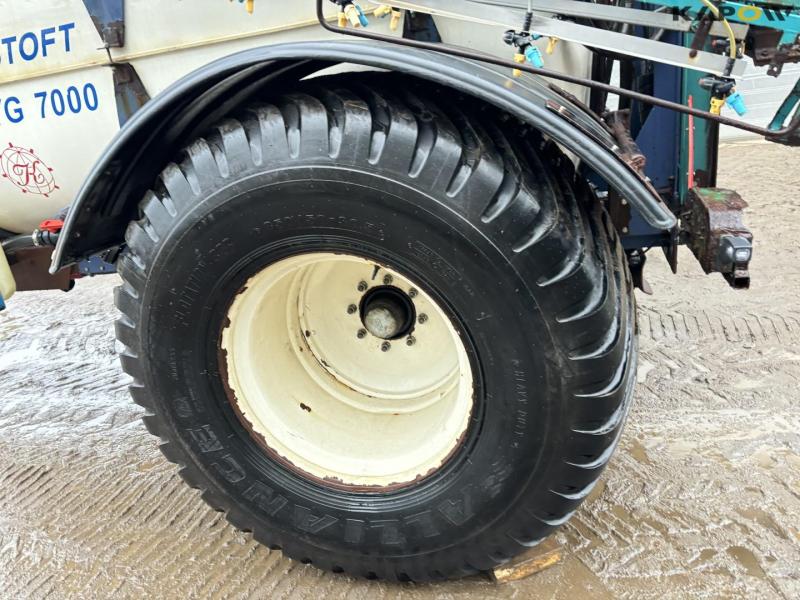 Sprayer Uni-Flyg 7000 24meter sprayer 52
