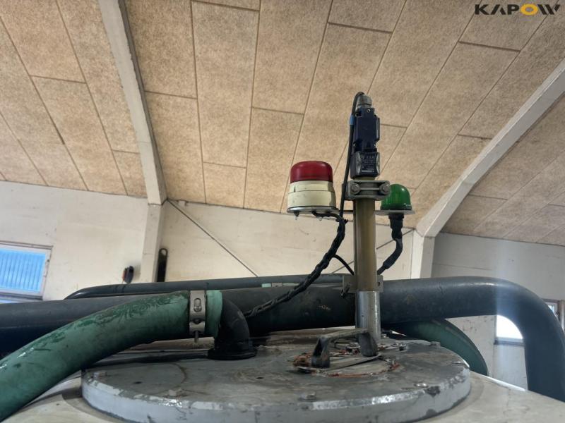 Kyndestoft front tank with computer 13