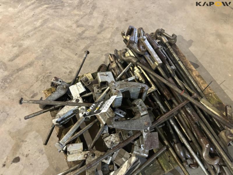 Locks for twin wheels 13