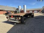 Flatbed truck with brakes on 1 axle 5