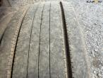 Flatbed truck with brakes on 1 axle 20