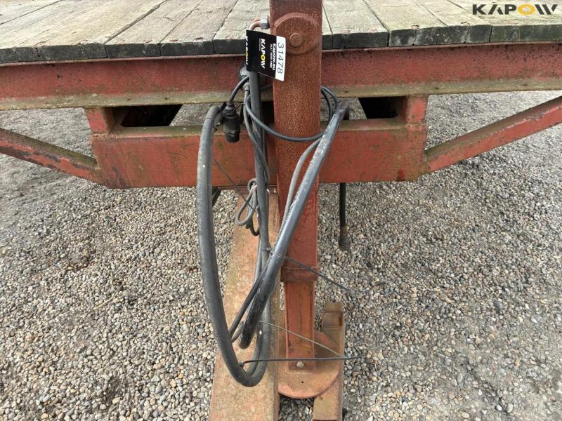 Flatbed truck 9