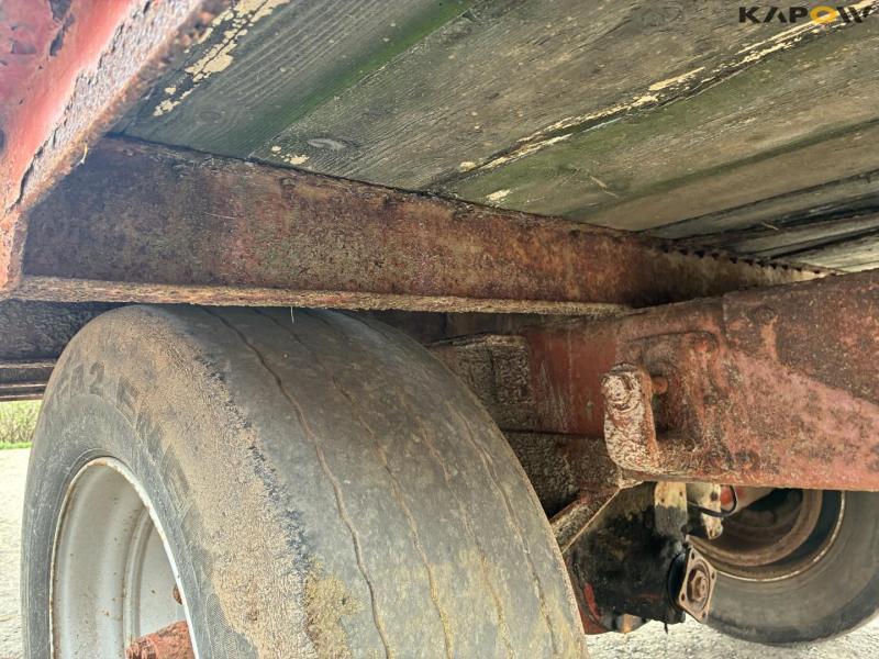 Flatbed truck 18