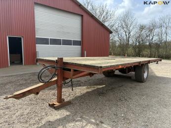 Flatbed truck