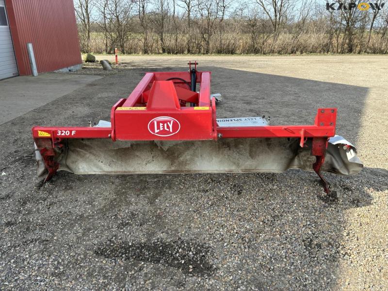 Lely 320F frame and curtains 2