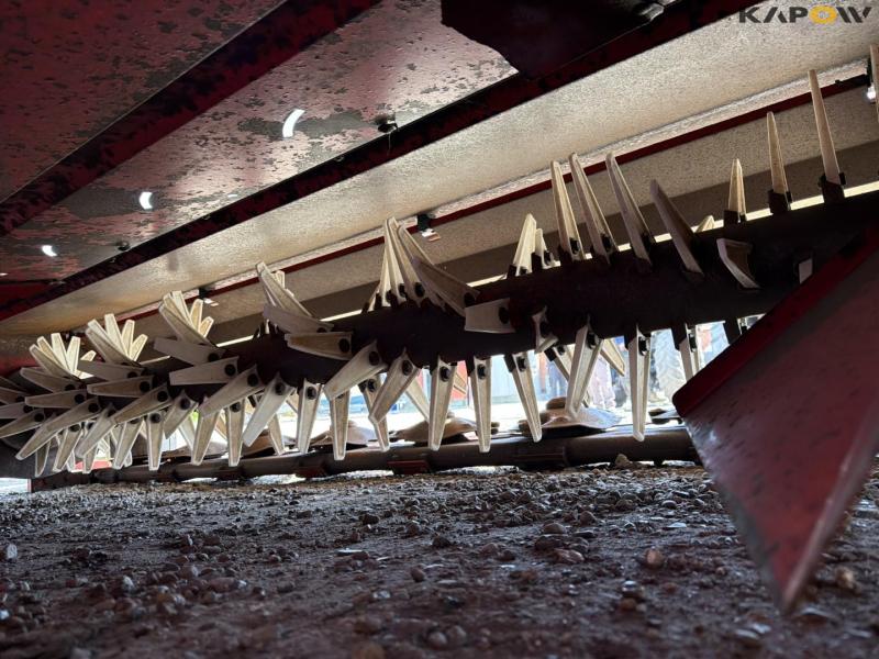 Lely 320MC mower 27