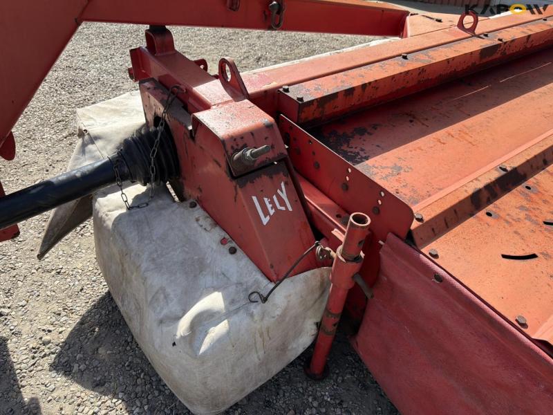 Lely 320MC mower 29