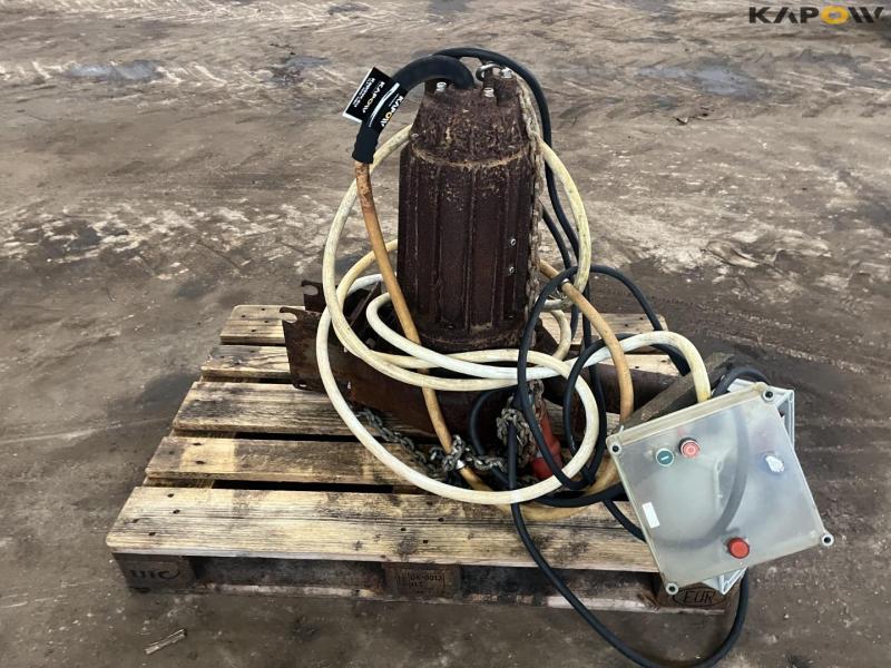 LJM Vl-L-10-100 pump 5