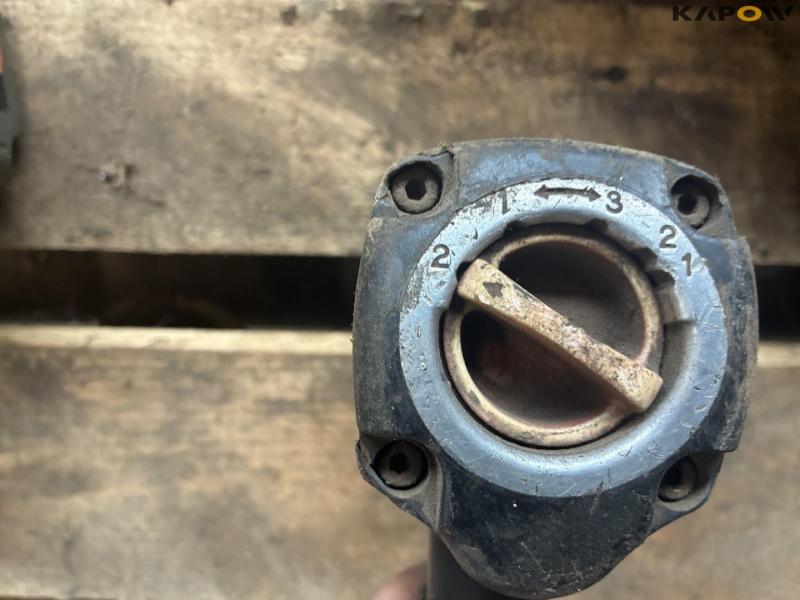 Air wrenches 17