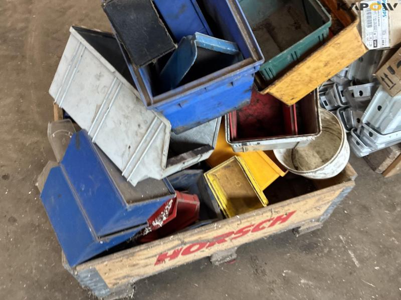 Fluorescent tubes, fixtures and storage boxes 18