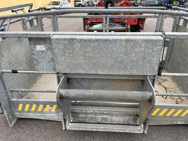 Manitou MRT2540 telescopic handler 22