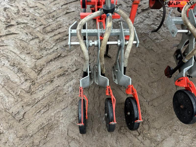 Maschio corn cleaner with HE-VA seed box 11