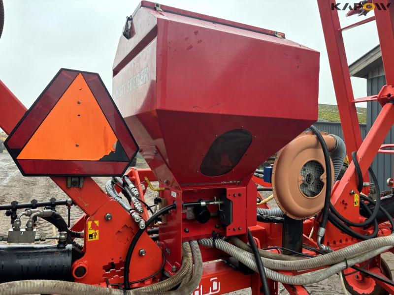 Maschio corn cleaner with HE-VA seed box 14