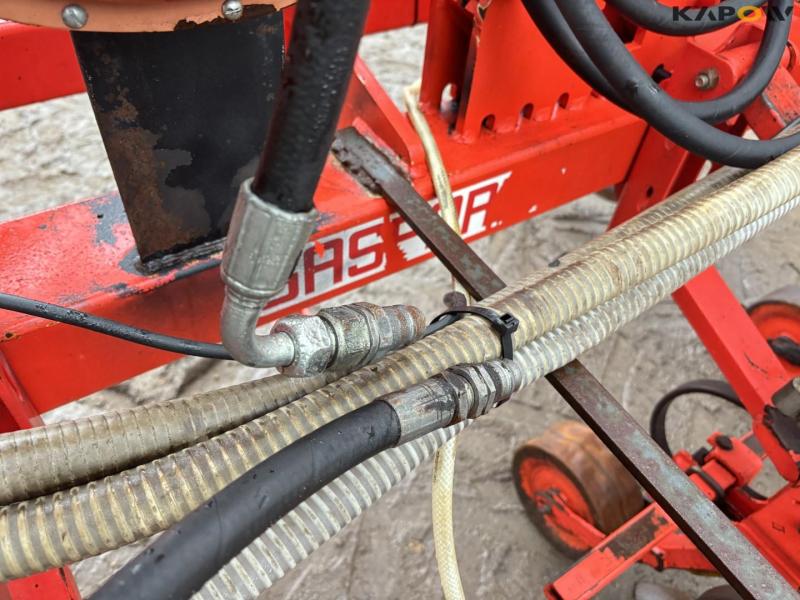 Maschio corn cleaner with HE-VA seed box 33