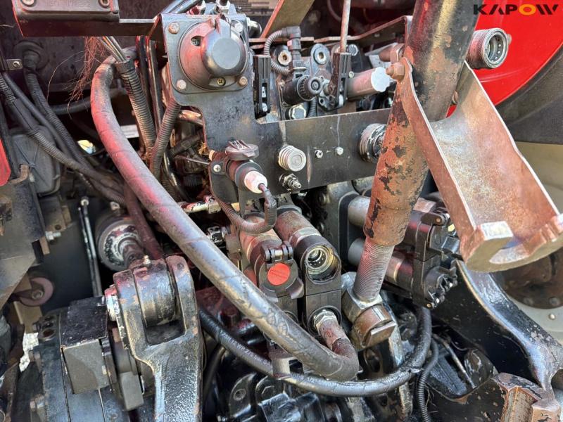Massey Ferguson 7495 Dyna VT tractor 32