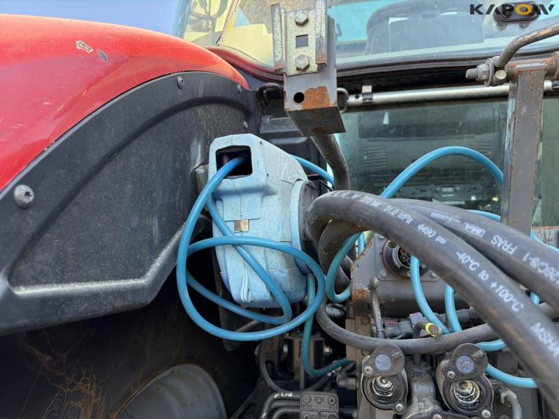 Massey Ferguson 8690 tractor with front loader 37