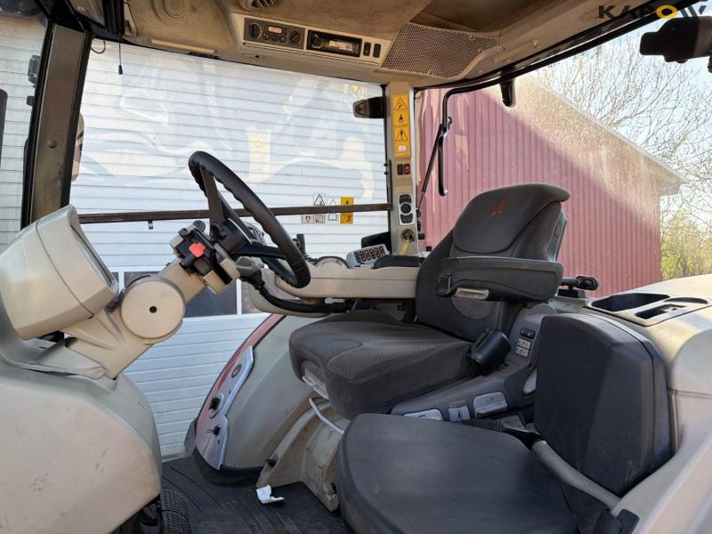 Massey Ferguson 8690 tractor with front loader 43