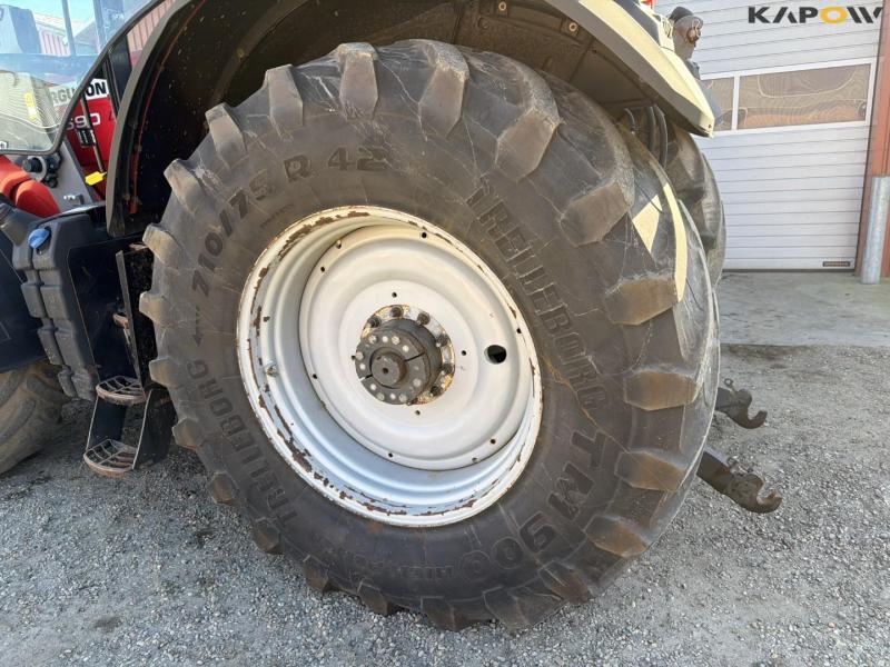 Massey Ferguson 8690 tractor with front loader 76