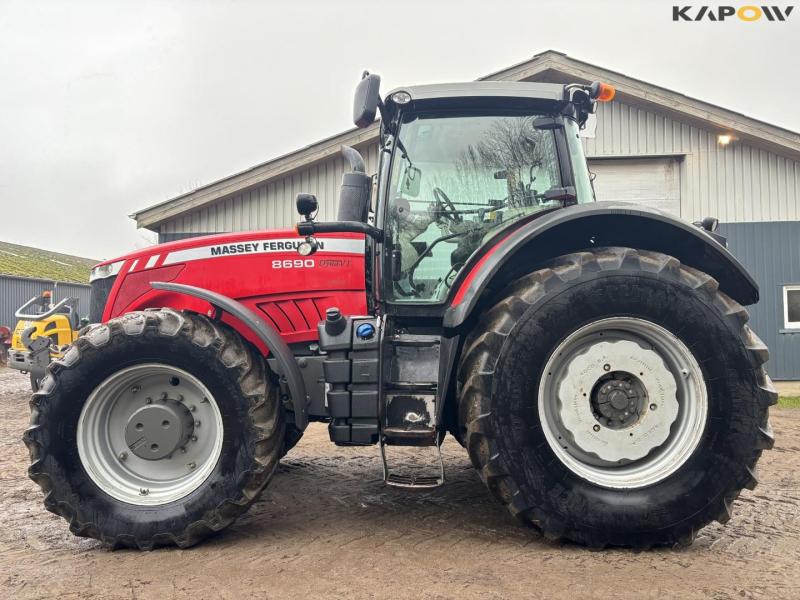 Massey Ferguson 8690 tractor 8